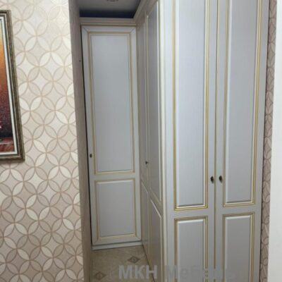 угловой шкаф в классическом стиле