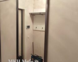 Встроенный шкаф купе в прихожую с зеркалом от мкн мебель