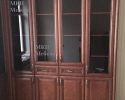 Книжный шкаф в массиве ясеня