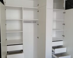 Белый в супер матовом исполнении распашной шкаф с антресолью под потолок от МКН Мебель