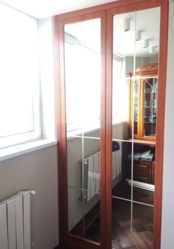 Встроенный Зеркальный классический шкаф на заказ от МКН Мебель