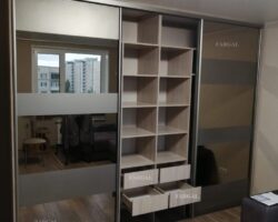 Встроенный шкаф купе на заказ с бронзовыми зеркалами матовыми стёклами МКН Мебель