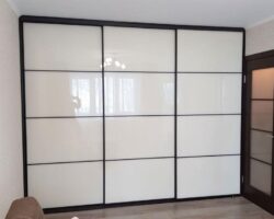 Встроенный шкаф купе с подъёмной кроватью трансформером МКН Мебель