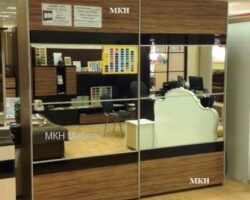 Зеркальный Шкаф купе с навесными дверями на заказ от МКН Мебель