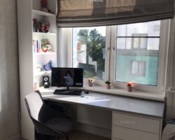 Стол под окно со стеллажом МКН Мебель
