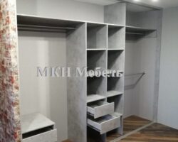 Трёх дверный встроенный шкаф купе в цвете бетон на заказ МКН Мебель
