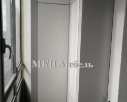 Угловой шкаф на балкон под потолок на заказ от МКН Мебель