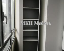 Угловой шкаф на лоджию под потолок на заказ от МКН Мебель