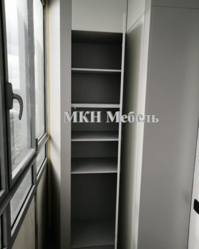 Угловой шкаф на лоджию под потолок на заказ от МКН Мебель
