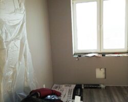 Фото с замера Стол под окно со шкафами от МКН Мебель