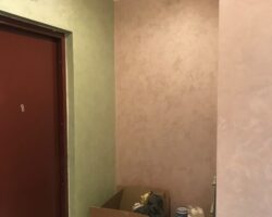 Фото с установки шкафа в прихожей МКН Мебель