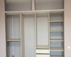 Шкаф купе в гостиную наполнение шкафа МКН Мебель